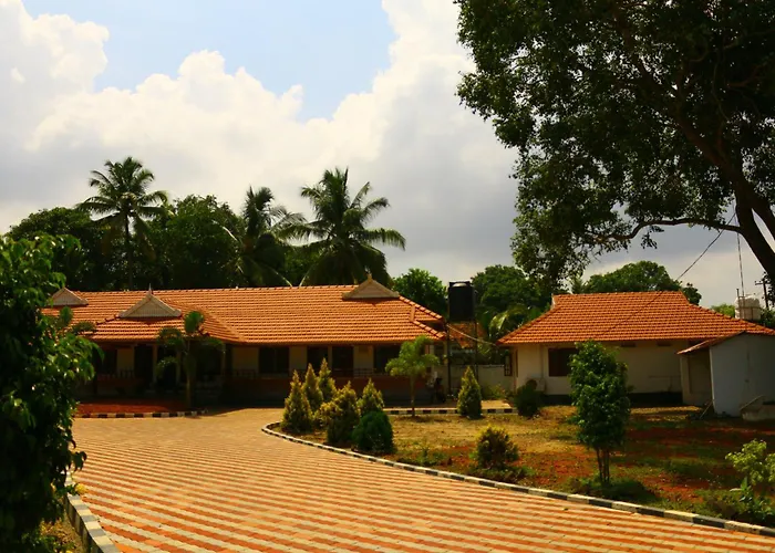 Pet Friendly hotel: Baywatch Beach Resort