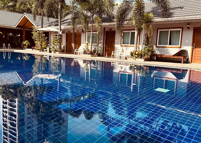 Hotel near College: Paradise Land Resort