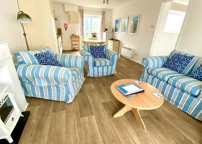 Golden Acre Jurassic Coastal Lodges, Eype