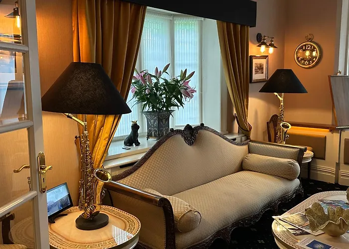 In Luxury hotels Chester House Guest House