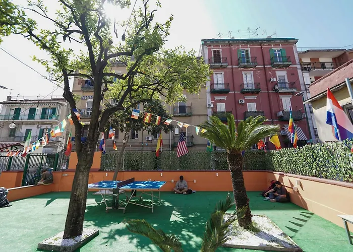 Hotel pres du College: Naples Experience Hostel - Age Limit 18-28