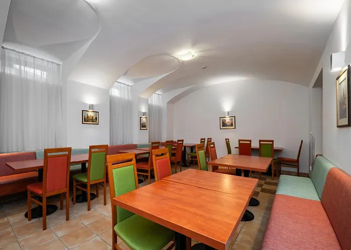 Lodge: City Central De Luxe