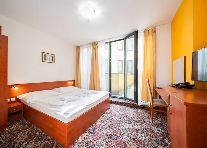 Lodge: City Central De Luxe