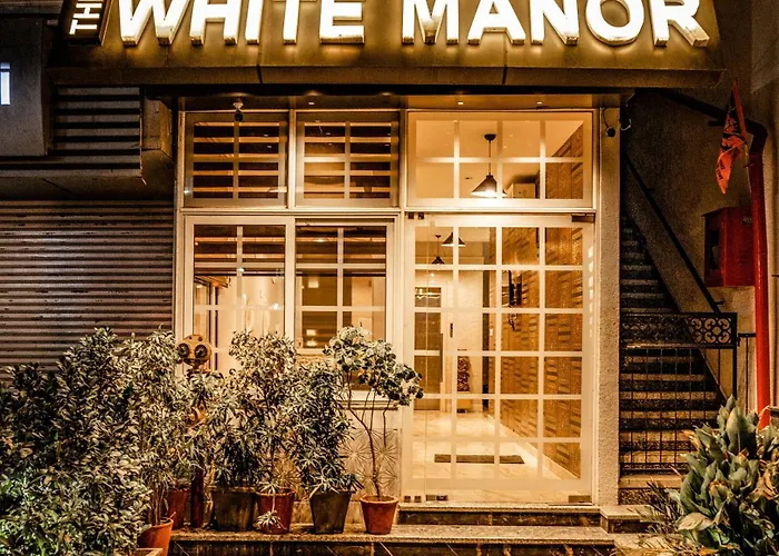  Tripli s White Manor