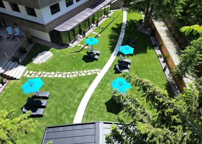 Hotel with view: The Laurin Small & Charming