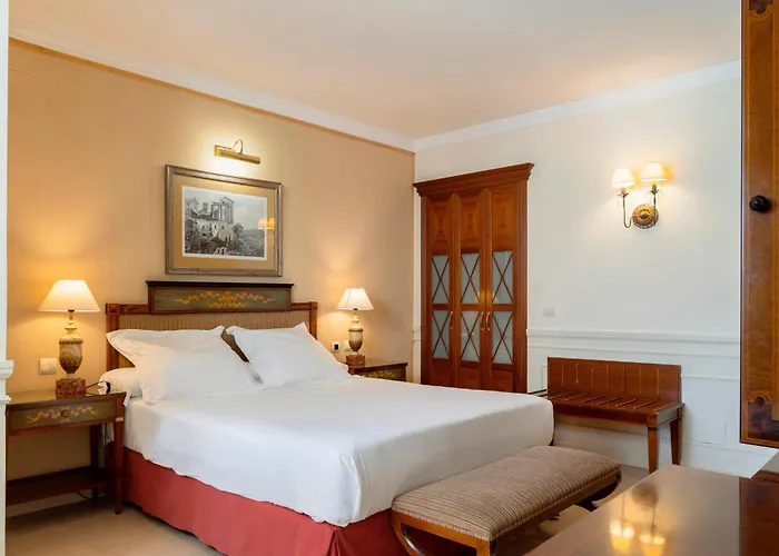  Guadalpin Suites