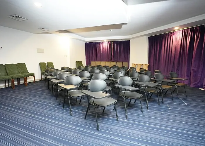 Airport Hotel: Parkside Plaza Muscat