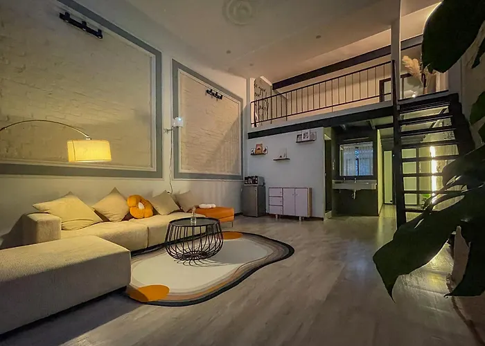 Pension Guide Zeus Living - Old Quater Homestay