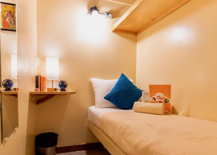 Hotel near College: Interfaith Retreats