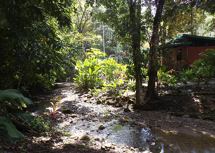 Airport Hotel: Riverside Villas