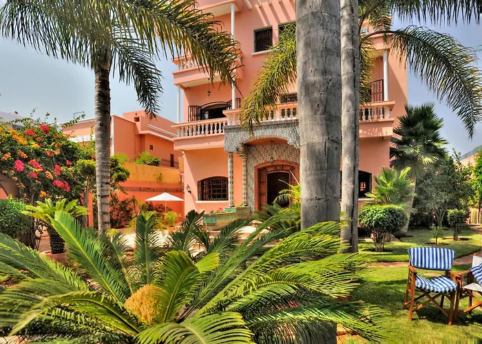 LHOSTEL À