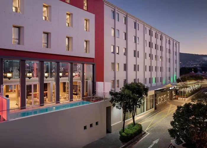 Protea Fire & Ice By Marriott