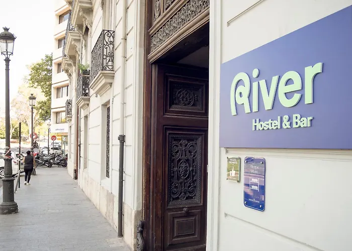Pet Friendly hotel: River Hostel