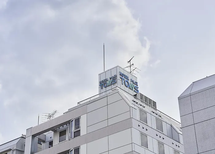 Hotels Close to Airport Toms