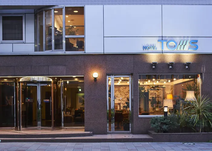 Hotels Close to Airport Toms