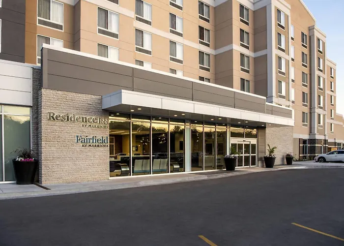 Сity center hotels Fairfield Inn & Suites By Marriott Winnipeg