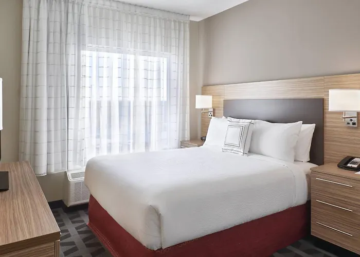 Pet Friendly hotel: Towneplace Suites By Marriott Medicine Hat