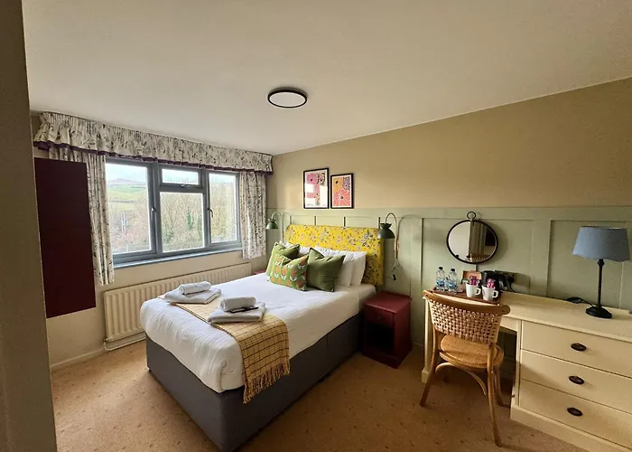 Cheap hotels Eype'S Mouth Country