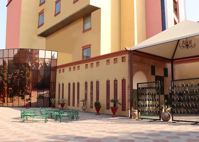Resort: Pink Pearl Hotel By Chokhi Dhani