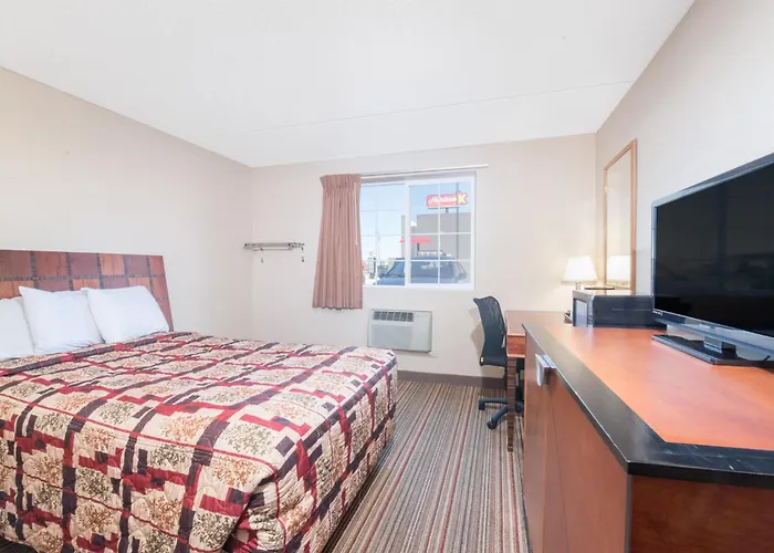 Motels Knights Inn And Suites - Grand Forks