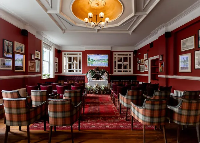 Hotel Ping Pong: The Drayton Court Hotel