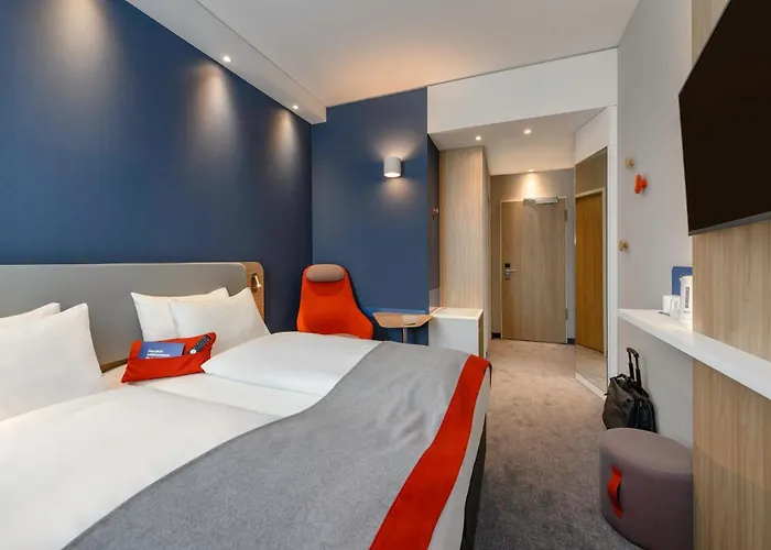Holiday Inn Express - By Ihg