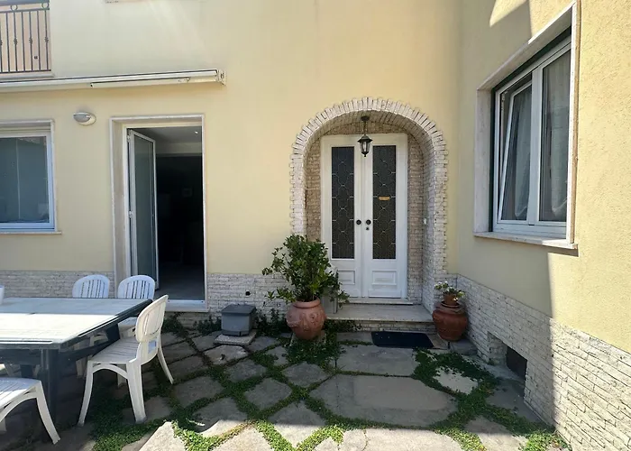 Casa vacanze: Villa Marcellina - Piazza San Giovanni, Giardino Privato, Jacuzzi e Barbecue