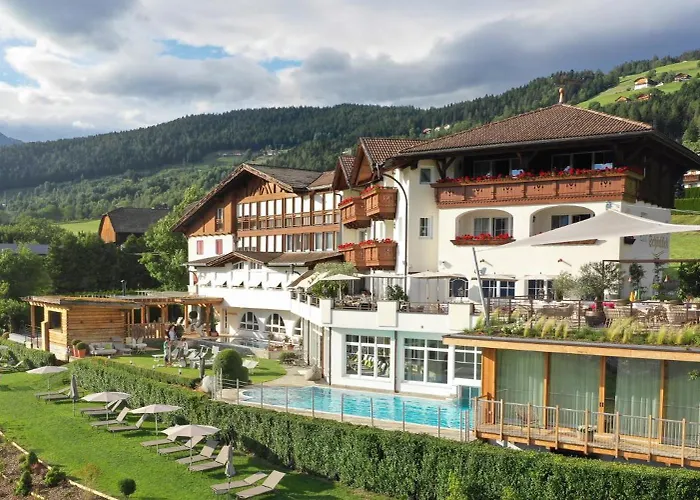 Hotel Con Piscina Schoenblick