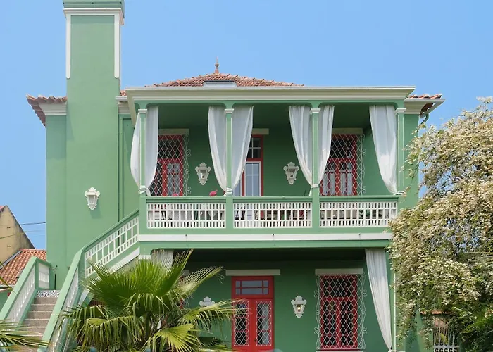 Hotel de 4 estrellas: Vintage Balcony Guesthouse & Suites