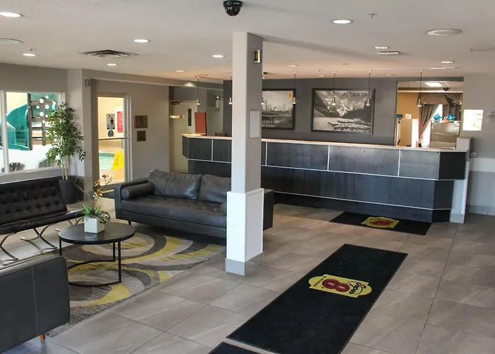 Super 8 By Wyndham Edmonton South