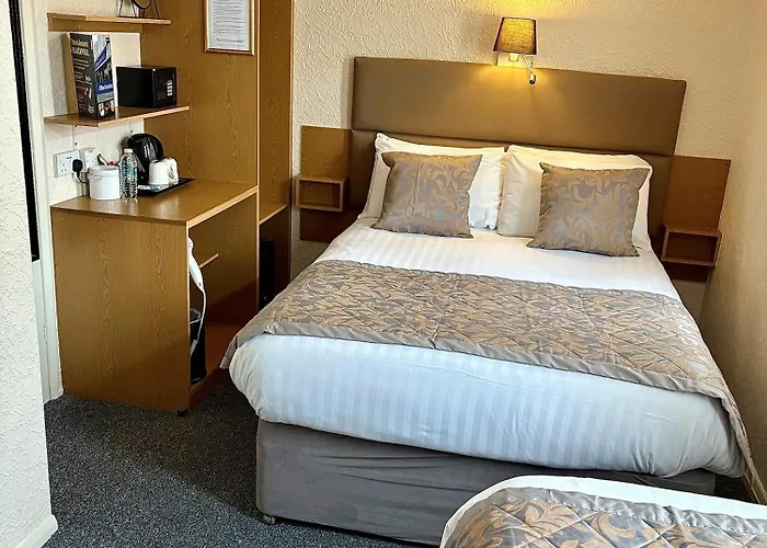 Clifton Court Hotel