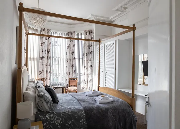  Carlton House Guesthouse