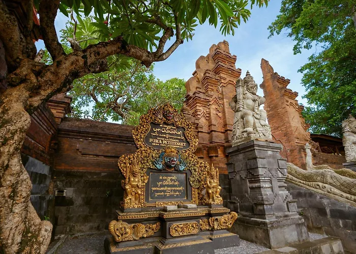 Hotel near College: The Club Villas Seminyak