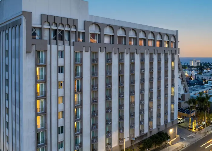 Pet Friendly hotel: Hyatt Centric Delfina Santa Monica