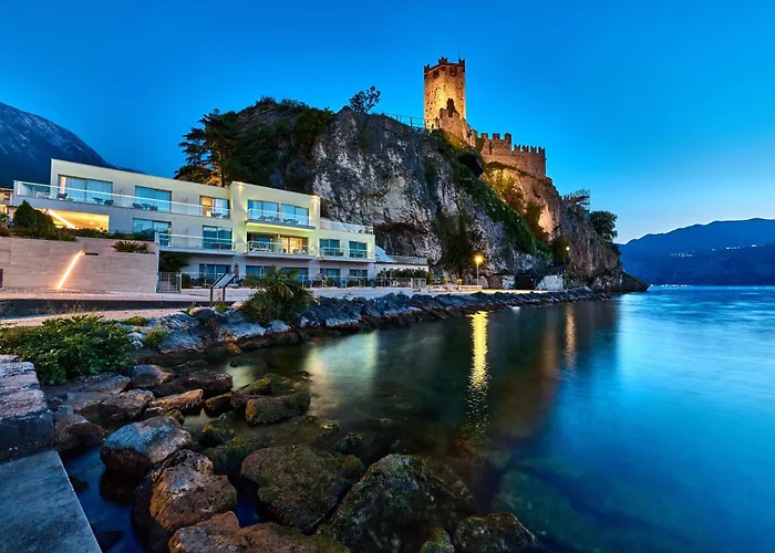 Castello Lake Front