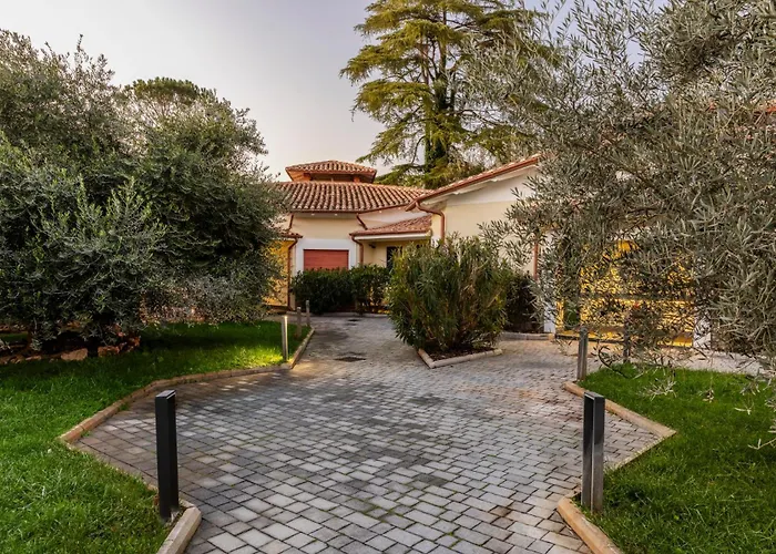 Hotel Con Piscina Eurogarden