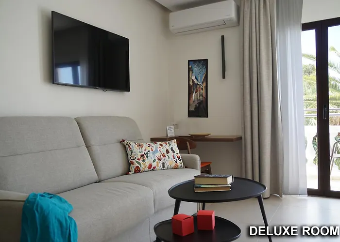 Cheap hotel: Lato Hotel