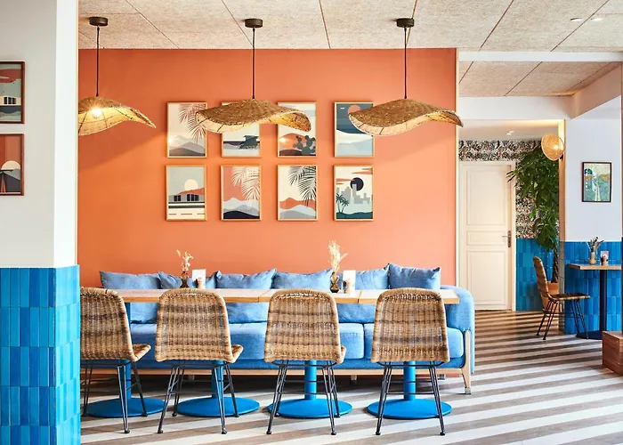 Hotel Chromatics & Restaurant Hill Club By Happyculture