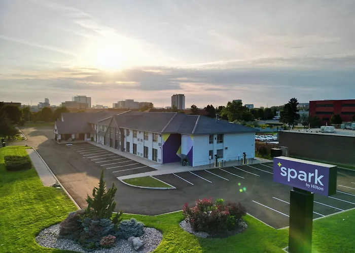 Cheap hotels Spark By Hilton Toronto Markham