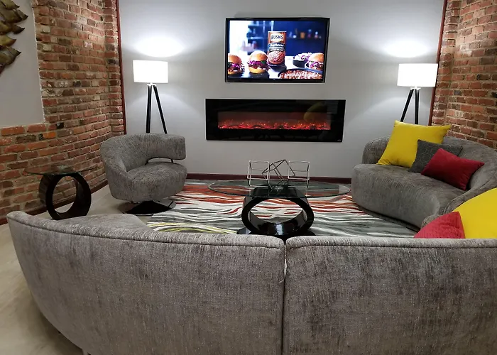 Hotel near College: Best Western Plus Governor'S Inn Richmond