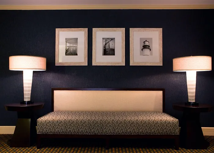 Hotel: Embassy Suites By Hilton Portland Maine