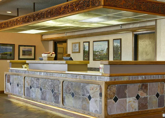 Pet Friendly hotel: Red Lion Hotel Wenatchee City Center