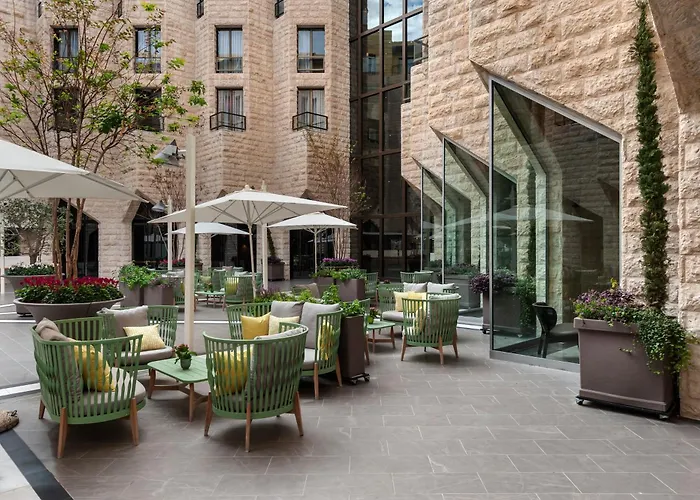 Hotel with pool: The Inbal Jerusalem