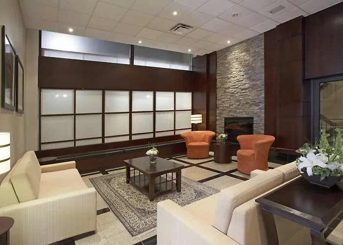 Luxury hotel only: Hamilton Plaza Hotel And Conference Center