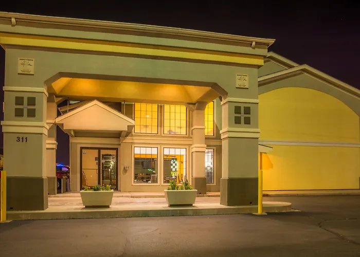 Super 8 By Wyndham Oklahoma Airport Fairgrounds West