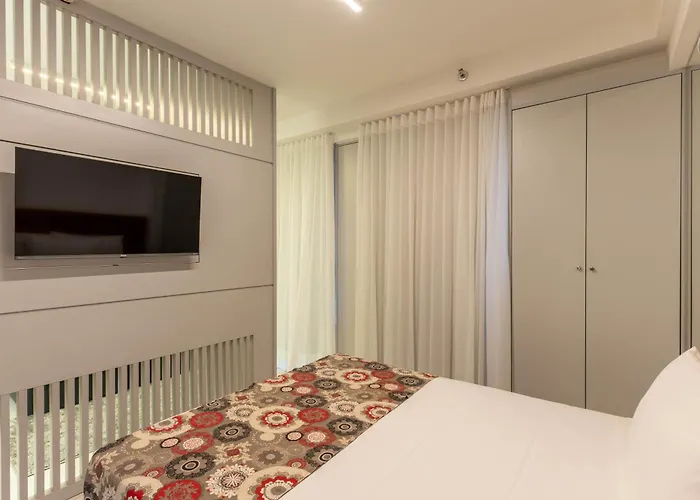 Venice Park Hplus Long Stay
