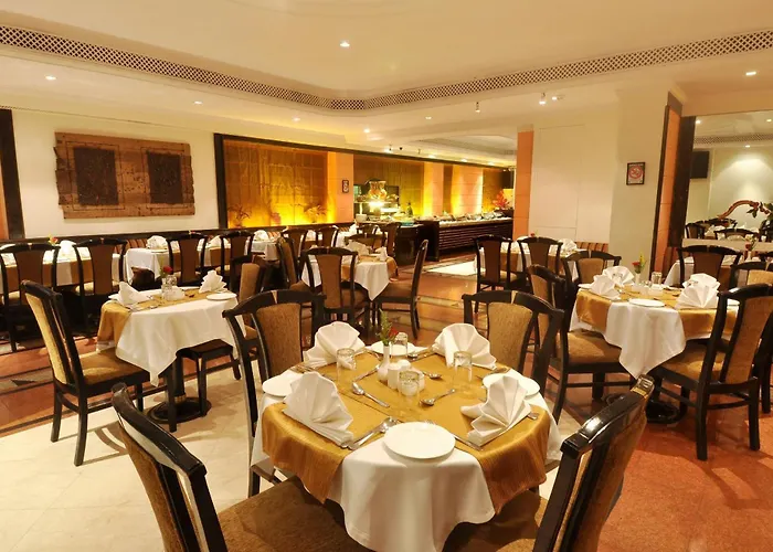 Hotels with pool Fariyas Mumbai, Colaba