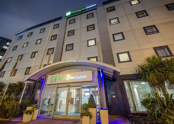  Holiday Inn Express Royal Docks By Ihg