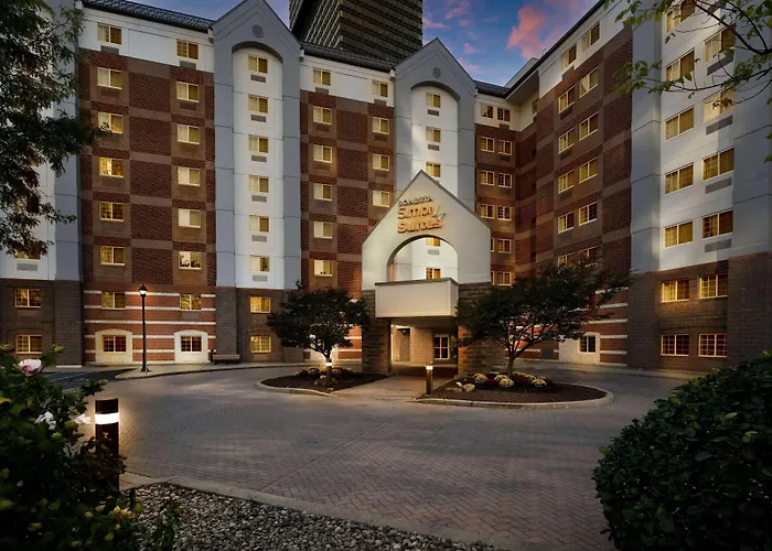 Pet Friendly hotel: Sonesta Simply Suites Jersey City