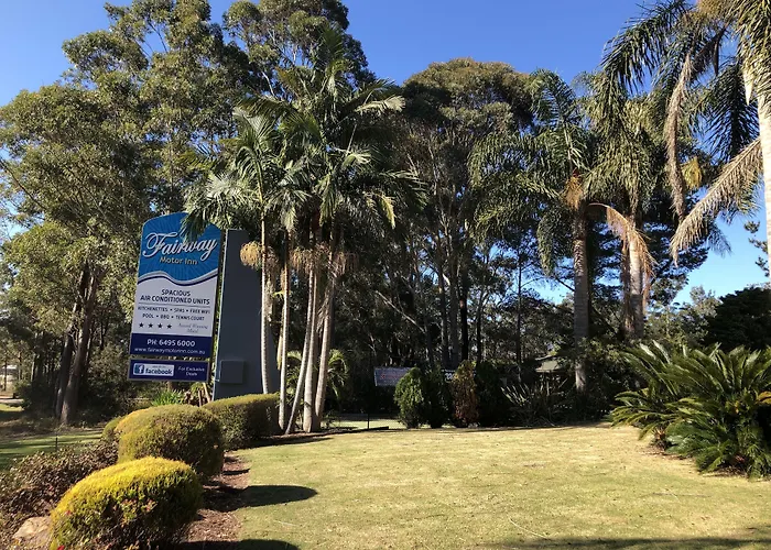 Hotel with Tennis: Fairway Motor Inn